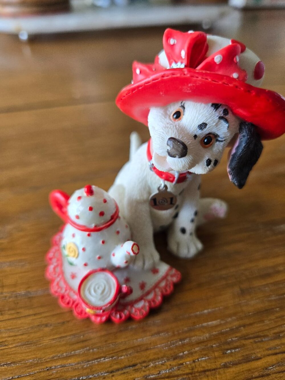 101 Dalmatians "Meet Me For A Spot Of Tea" Collectable Figurine